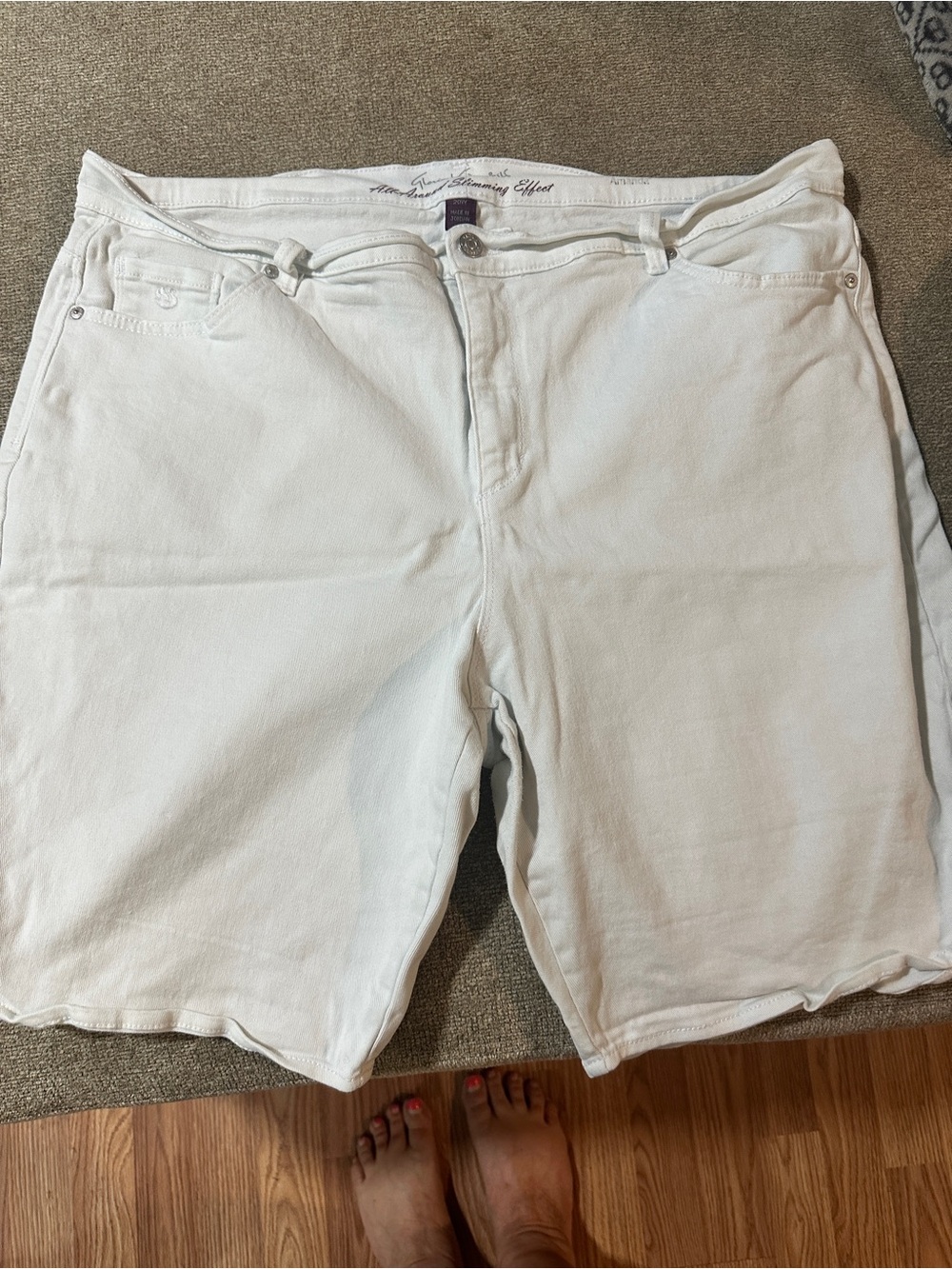 Gloria Vanderbilt White Jean Shorts